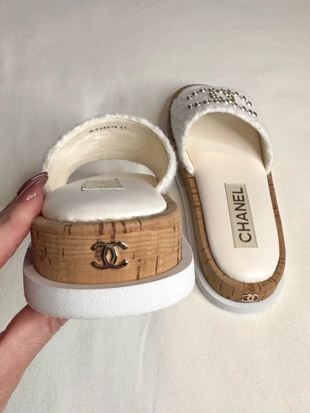 Chanel White Fabric Pearl Cork CC Slip On Slides Shearling Sandals Authentic 37